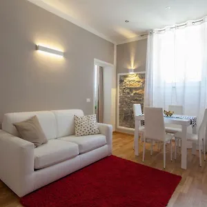 leos-home.hotelitalianriviera.com/